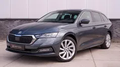 Grijs Gebruikt 2022 Skoda Octavia Business Line Stationwagen | € 23.900 (Eerlijke prijs)