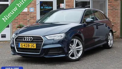 Occasion Audi A3 Sportback S-Line 150 PK (110 kW) 2019 Blauw (metallic) Hatchback