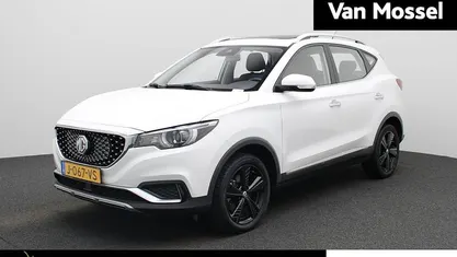 Wit Gebruikt 2020 MG ZS Luxury Sedan | € 13.995 (Eerlijke prijs)