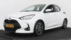 Wit Gebruikt 2022 Toyota Yaris Hybrid Hatchback | € 20.950 (Eerlijke prijs)