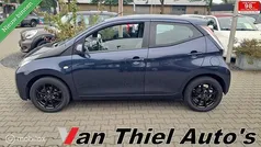 Gebruikt 2015 Toyota Aygo X-clusiv Hatchback | € 5.950 (Eerlijke prijs)