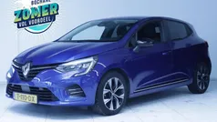 Blauw Gebruikt 2023 Renault Clio V Evolution Hatchback | € 17.195 (Eerlijke prijs)