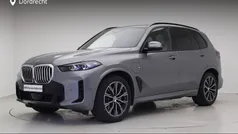 Grijs Gebruikt 2025 BMW X5 M Sport SUV | € 109.895 (Eerlijke prijs)