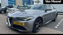 Grijs Gebruikt 2018 Alfa Romeo Giulia Super Sedan | € 19.995 (Eerlijke prijs)
