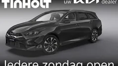 Zwart, metallic lak Nieuw 2025 Kia Ceed Sportswagon Stationwagen | € 30.790 (Eerlijke prijs)