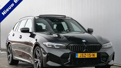 Gebruikt 2025 BMW 330e M Sport Stationwagen | € 53.450 (Eerlijke prijs)