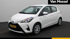 Wit Gebruikt 2020 Toyota Yaris Hybrid Active Hatchback | € 18.935 (Eerlijke prijs)