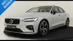 Gebruikt 2019 Volvo S60 R-Design Sedan | € 31.890 (Eerlijke prijs)