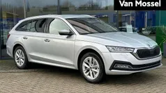 Zwart, metallic lak Nieuw 2024 Skoda Octavia Business Line Stationwagen | € 32.945 (Eerlijke prijs)