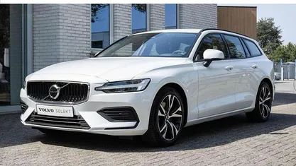 Wit Gebruikt 2024 Volvo V60 Stationwagen | € 35.950 (Goede deal)