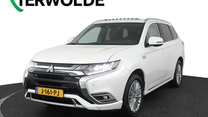 Wit Gebruikt 2020 Mitsubishi Outlander P-HEV Instyle SUV | € 25.840 (Eerlijke prijs)