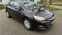 Bruin Gebruikt 2012 Opel Astra Edition Hatchback | € 3.450 (Goede deal)