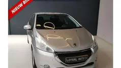 Grijs Gebruikt 2014 Peugeot 208 Style Hatchback | € 7.000 (Eerlijke prijs)