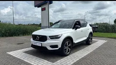 Wit Gebruikt 2022 Volvo XC40 R-Design SUV | € 37.940 (Eerlijke prijs)