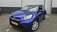 Gebruikt 2024 Toyota Aygo Play Hatchback | € 17.700 (Eerlijke prijs)