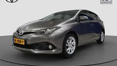 Gebruikt 2017 Toyota Auris Trend Hatchback | € 14.450 (Eerlijke prijs)