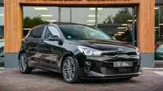Zwart, metallic lak Gebruikt 2018 Kia Rio Platinum Edition Hatchback | € 14.900 (Eerlijke prijs)