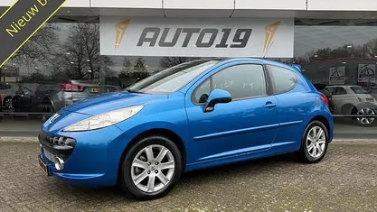 Blauw (metallic) Gebruikt 2008 Peugeot 207 Hatchback | € 2.219 (Eerlijke prijs)