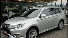 Grijs Gebruikt 2021 Mitsubishi Outlander P-HEV Intense Sedan | € 24.395 (Goede deal)