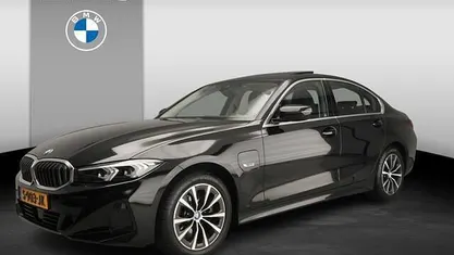 Occasion 2023 BMW 330 Sport Line Sedan | € 34.900 (Super prijs)