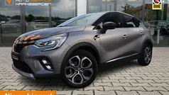 Grijs (metallic) Gebruikt 2023 Renault Captur Techno SUV | € 21.900 (Eerlijke prijs)