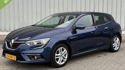 Occasion 2018 Renault Mégane IV Zen Hatchback | € 9.985 (Eerlijke prijs)