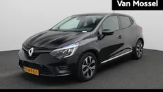 Gebruikt 2023 Renault Clio V Evolution Hatchback | € 17.235 (Eerlijke prijs)