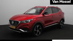 Rood Gebruikt 2020 MG ZS Luxury Sedan | € 14.995 (Eerlijke prijs)
