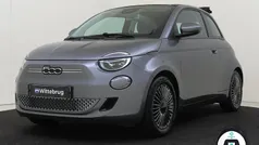 Grijs, metallic lak Gebruikt 2022 Fiat 500C Icon Cabriolet | € 19.925 (Eerlijke prijs)