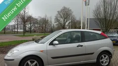 Grijs Gebruikt 2004 Ford Focus Futura Hatchback | € 1.499 (Eerlijke prijs)