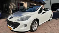 Wit, metallic lak Gebruikt 2009 Peugeot 308 CC Sport Cabriolet | € 5.950 (Eerlijke prijs)