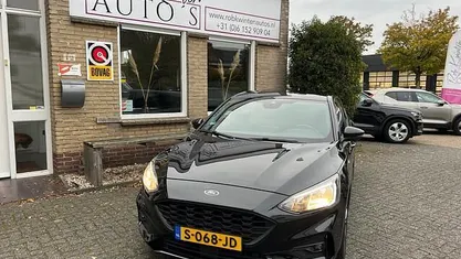 Zwart Occasion 2018 Ford Focus Business Edition Hatchback | € 11.950 (Eerlijke prijs)