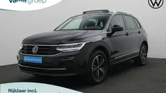 Zwart Gebruikt 2022 VW Tiguan Active SUV | € 32.300 (Super prijs)