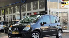 Zwart Gebruikt 2006 Renault Modus Authentique MPV | € 1.995 (Eerlijke prijs)