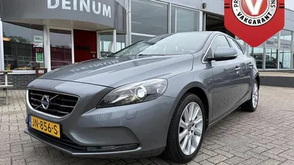 Grijs Occasion 2016 Volvo V40 Momentum Stationwagen | € 15.900 (Eerlijke prijs)