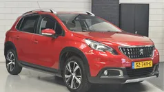 Rood, metallic lak Gebruikt 2018 Peugeot 2008 Allure SUV | € 12.950 (Eerlijke prijs)