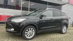 Zwart Gebruikt 2016 Ford Kuga Titanium SUV | € 12.950 (Eerlijke prijs)