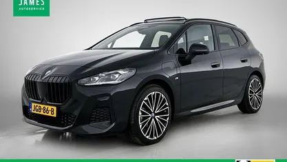 Zwart Occasion 2024 BMW 225 Active Tourer Comfort Edition MPV | € 38.440 (Eerlijke prijs)