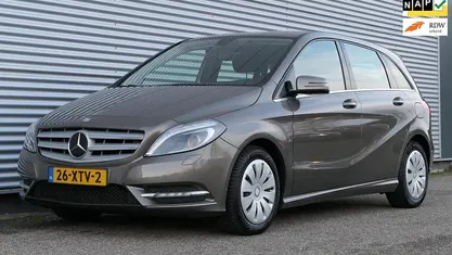 Grijs Occasion 2012 Mercedes B180 Ambition MPV | € 12.440 (Eerlijke prijs)