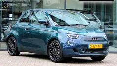 Gebruikt 2023 Fiat 500e La Prima Hatchback | € 21.937 (Eerlijke prijs)
