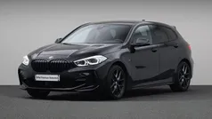 Zwart Gebruikt 2022 BMW 120 Shadowline Hatchback | € 34.880 (Eerlijke prijs)