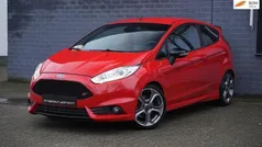 Rood, metallic lak Gebruikt 2014 Ford Fiesta ST Hatchback | € 9.950 (Eerlijke prijs)