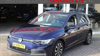 Occasion 2022 VW Golf VIII Business Hatchback | € 15.988 (Eerlijke prijs)