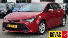 Rood Gebruikt 2021 Toyota Corolla Active Hatchback | € 19.999 (Eerlijke prijs)