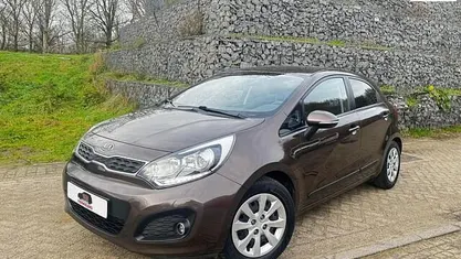 Bruin (metallic) Gebruikt 2011 Kia Rio Plus Hatchback | € 5.499 (Goede deal)