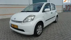 Wit Gebruikt 2005 Daihatsu Sirion Hatchback | € 1.995 (Eerlijke prijs)