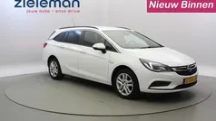 Wit, metallic lak Gebruikt 2019 Opel Astra Business Stationwagen | € 10.840 (Goede deal)