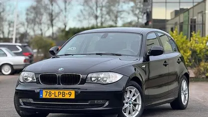 Zwart (metallic) Gebruikt 2010 BMW 116 M Sport Hatchback | € 4.995 (Eerlijke prijs)