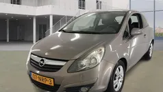 Bruin Gebruikt 2010 Opel Corsa Edition Hatchback | € 3.350 (Eerlijke prijs)