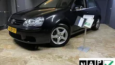 Zwart, metallic lak Gebruikt 2007 VW Golf V Comfortline Hatchback | € 2.950 (Goede deal)